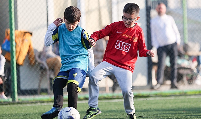 Buca Belediyesi’nin kış spor kurslarına büyük ilgi