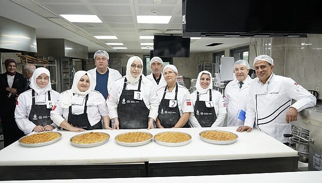 Enstitü İstanbul İsmek Kadınları En İyi Baklavayı Yapmak İçin Yarıştı